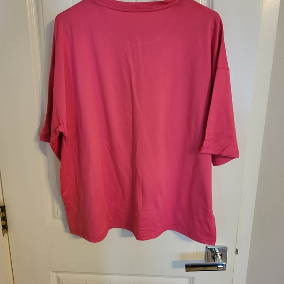 Short set. - Picture 2 of 5